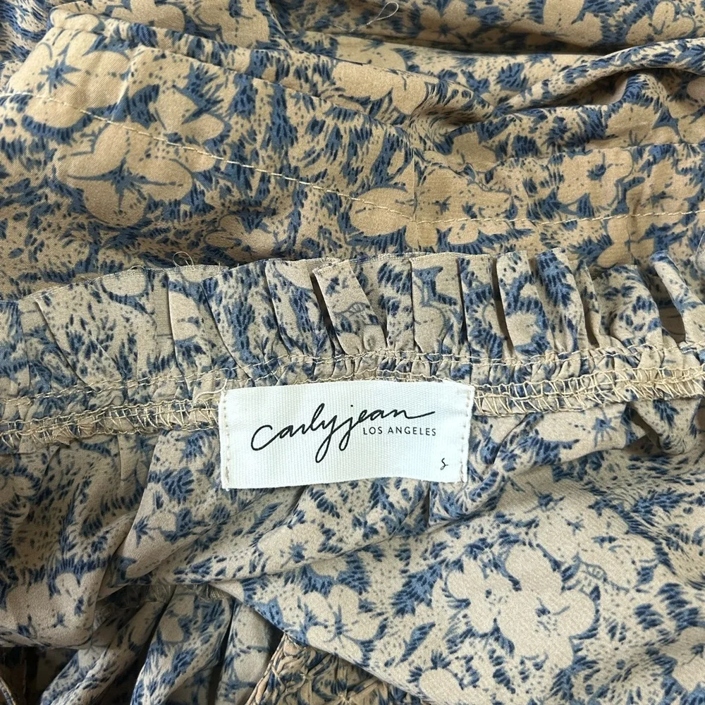 Carly Jean Los Angeles blue and tan Floral Smocked Dress - Picture 4 of 4